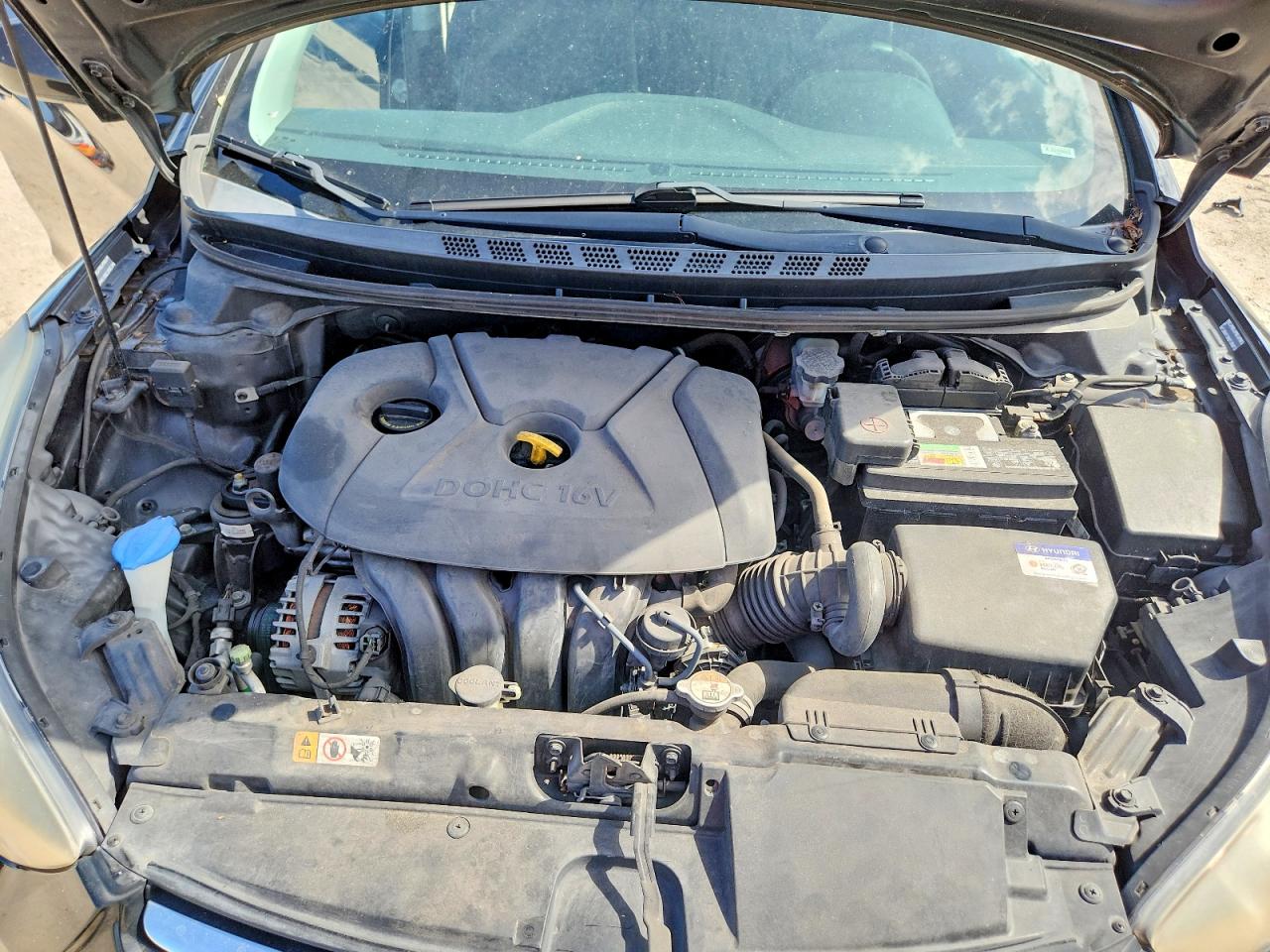 2015 HYUNDAI ELANTRA SE photo 31