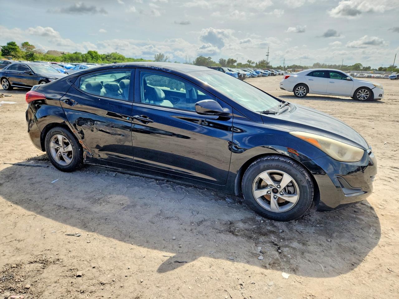 2015 HYUNDAI ELANTRA SE photo 10