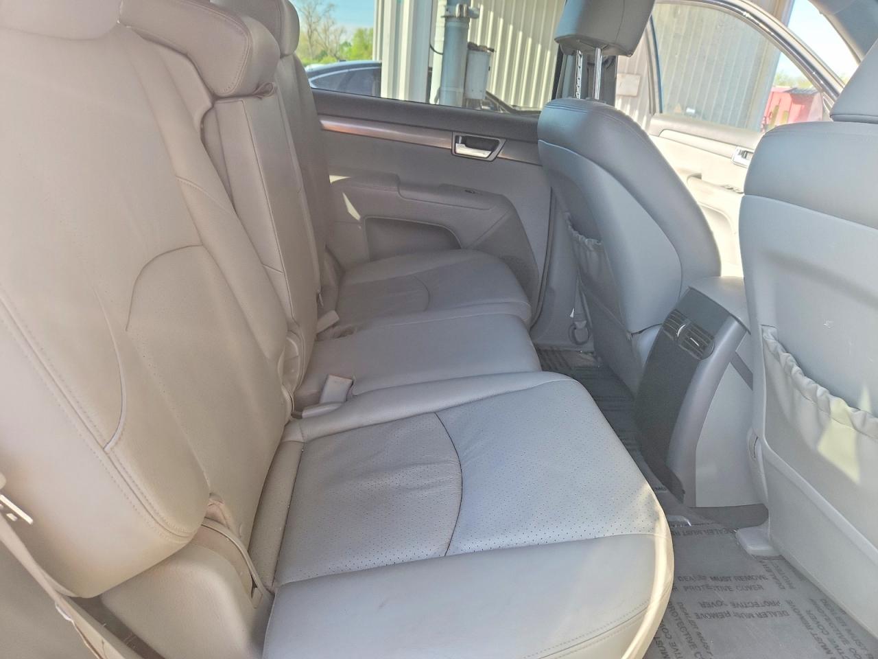 2009 KIA BORREGO LX photo 31