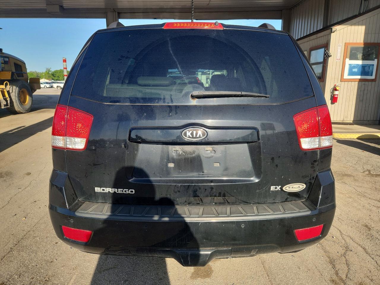 2009 KIA BORREGO LX photo 16