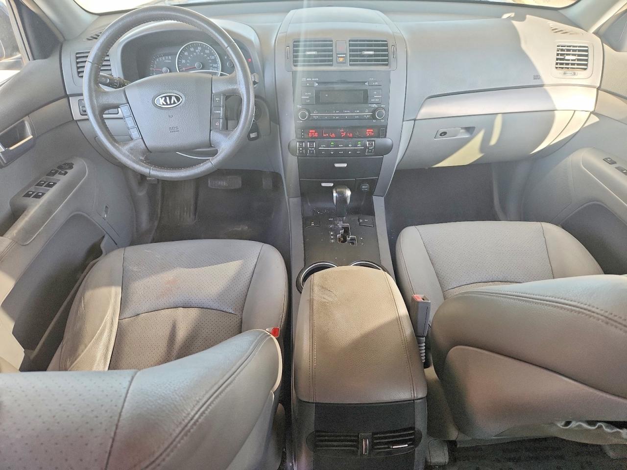 2009 KIA BORREGO LX photo 22