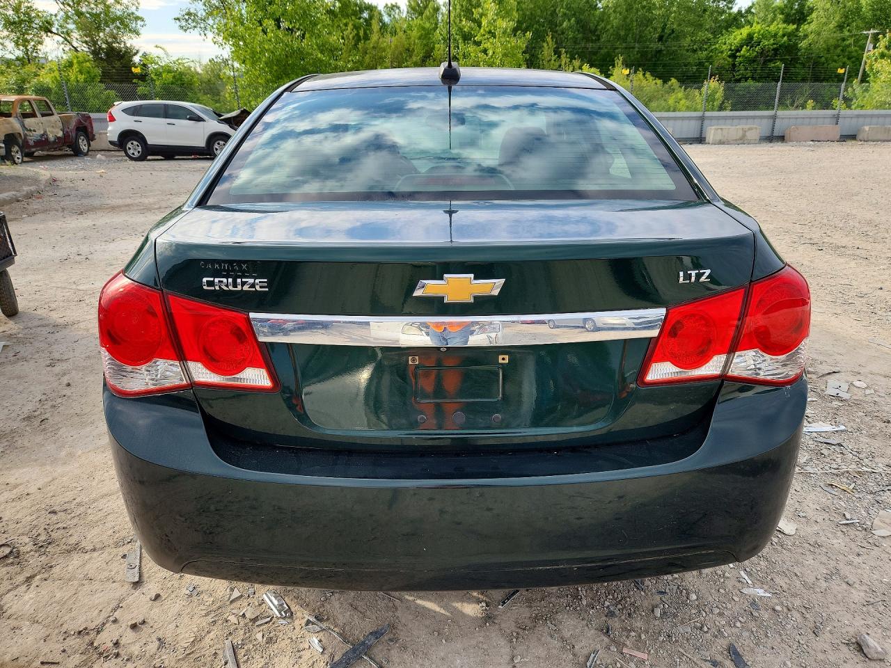 2015 CHEVROLET CRUZE photo 11