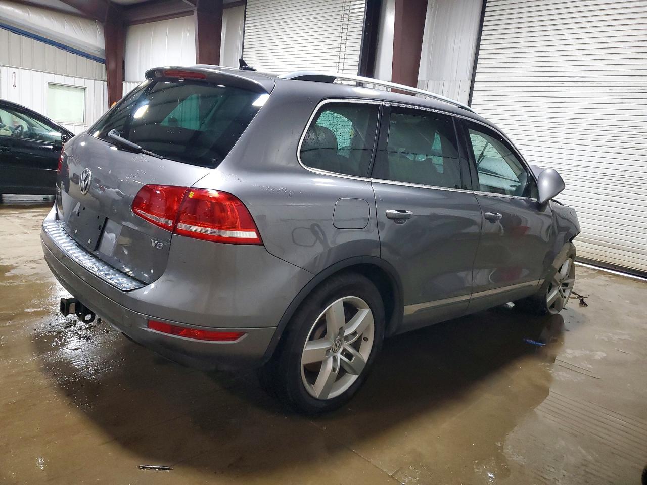 2011 VOLKSWAGEN TOUAREG V6 photo 5