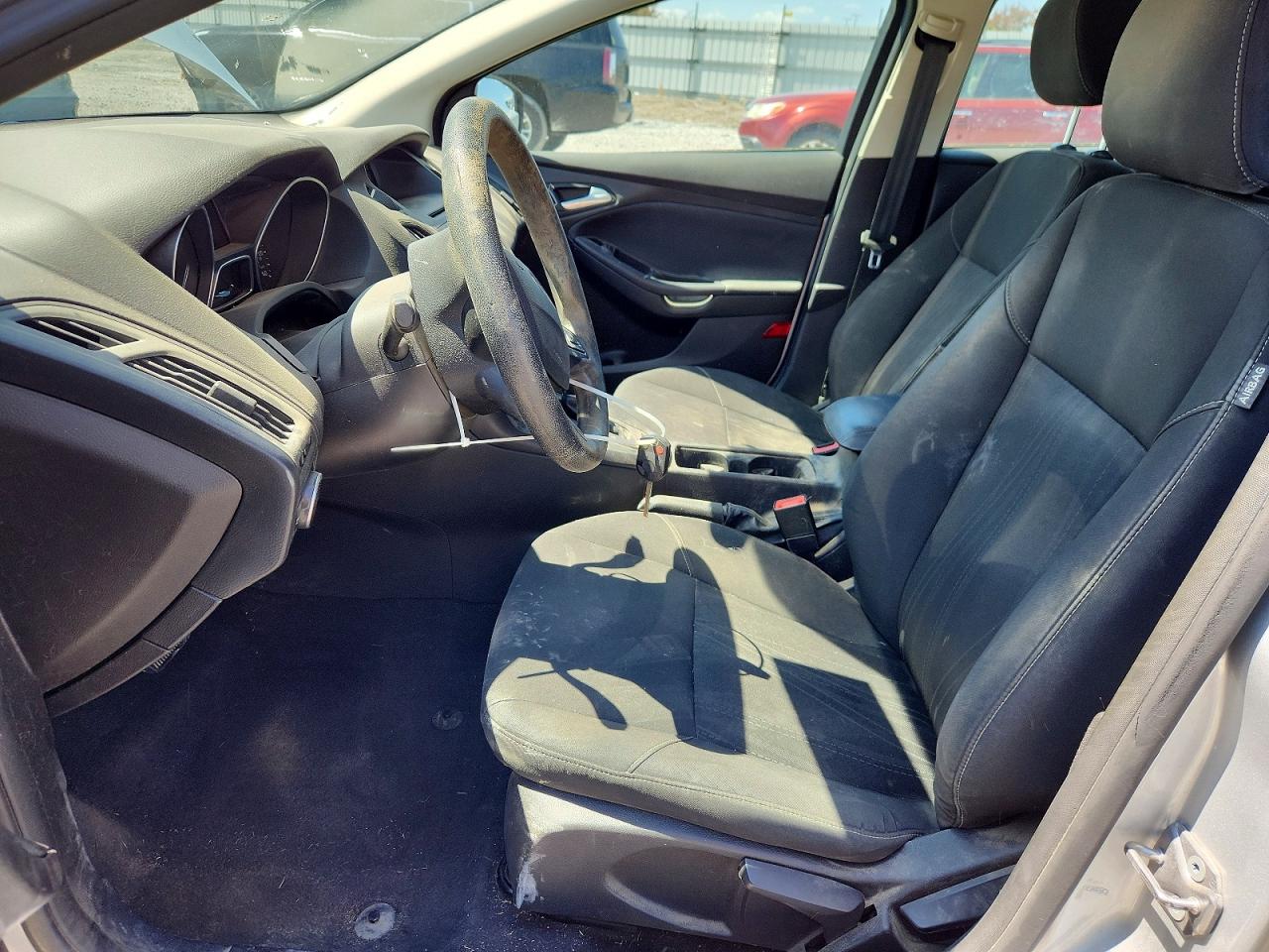 2015 FORD FOCUS SE photo 19