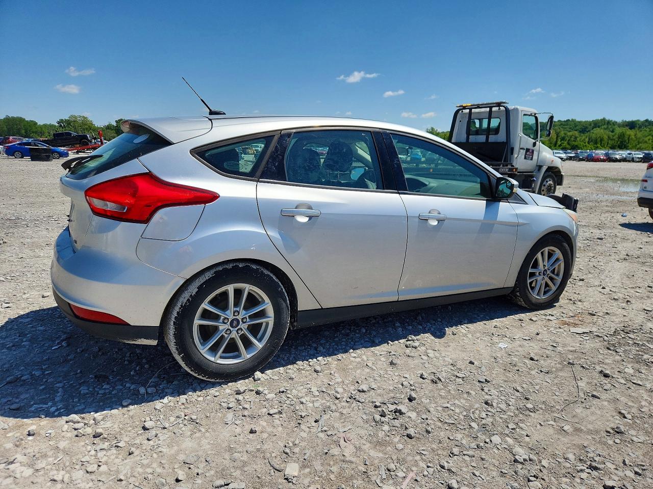 2015 FORD FOCUS SE photo 7