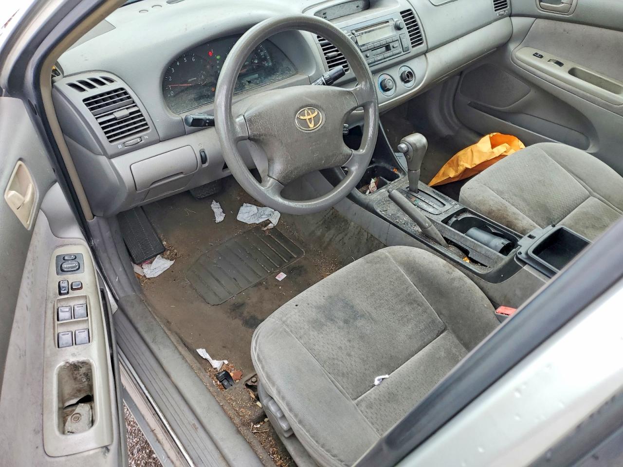 2002 TOYOTA CAMRY LE photo 15