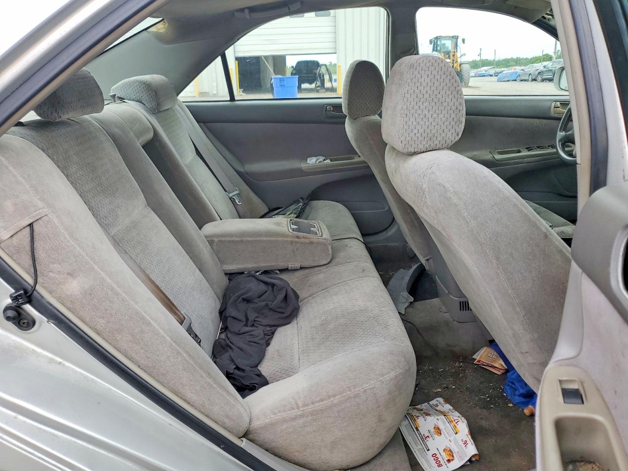 2002 TOYOTA CAMRY LE photo 19