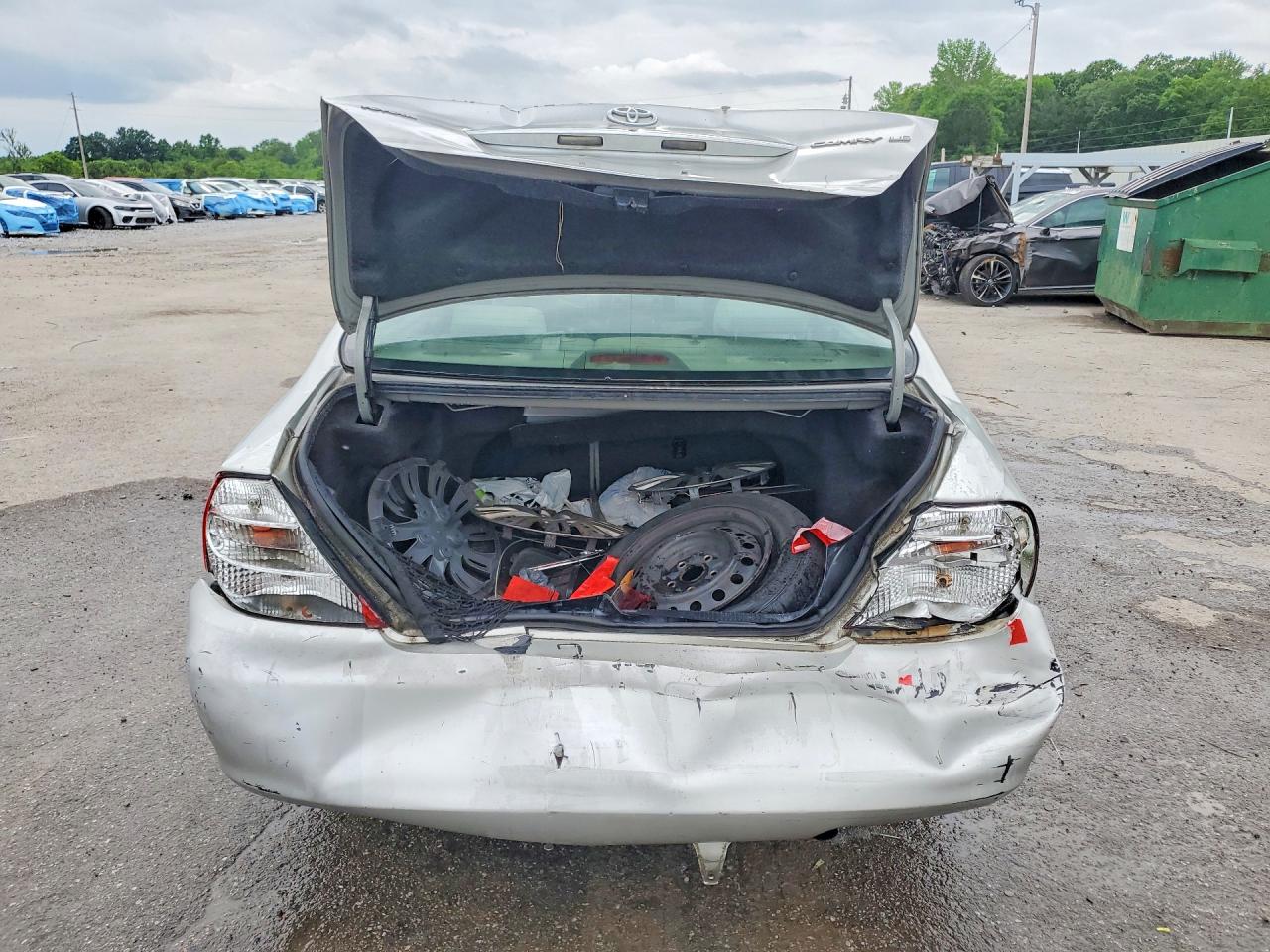 2002 TOYOTA CAMRY LE photo 11