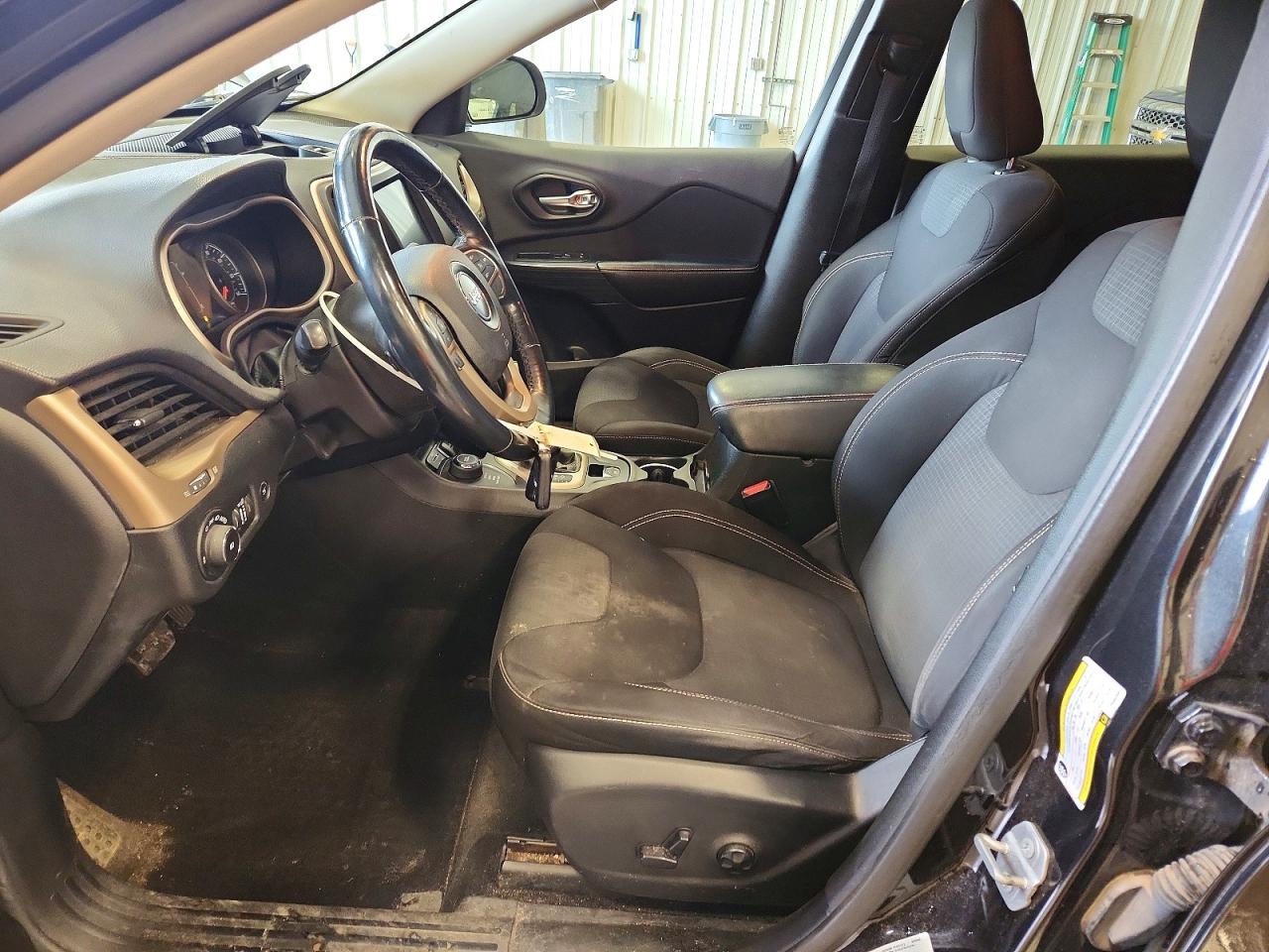 2015 JEEP CHEROKEE LATITUDE photo 19