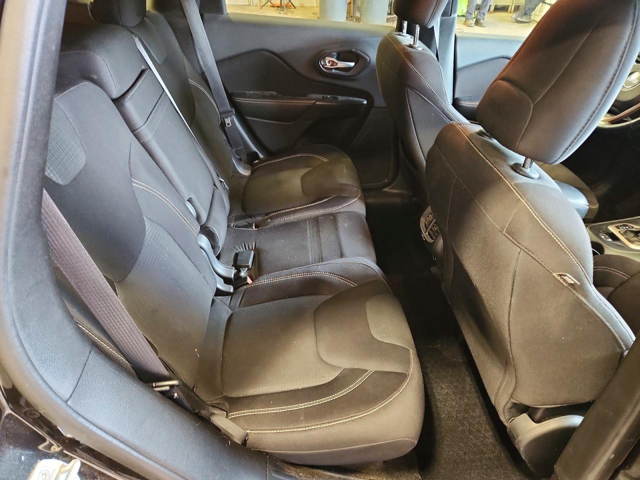 2015 JEEP CHEROKEE LATITUDE photo 28