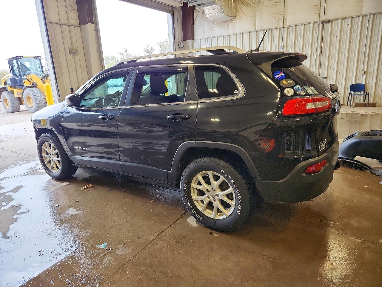 2015 JEEP CHEROKEE LATITUDE photo 4