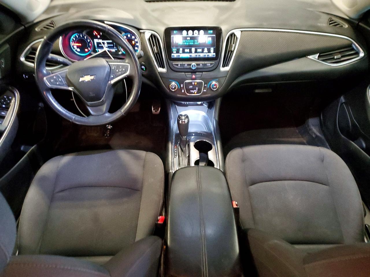 2017 CHEVROLET MALIBU LT photo 8