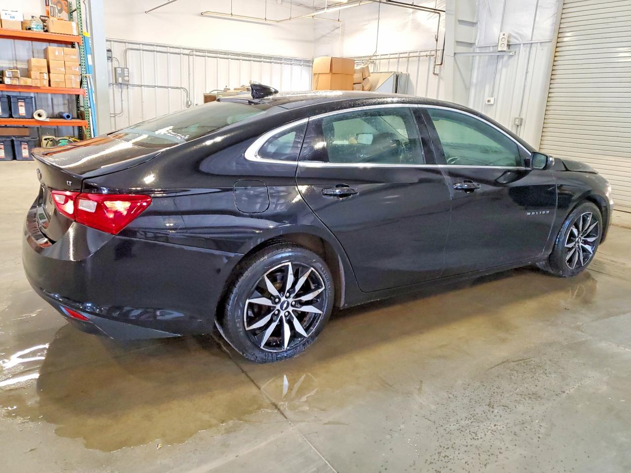 2017 CHEVROLET MALIBU LT photo 3