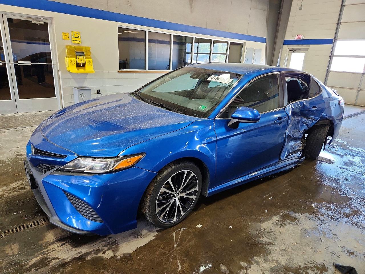 2019 TOYOTA CAMRY