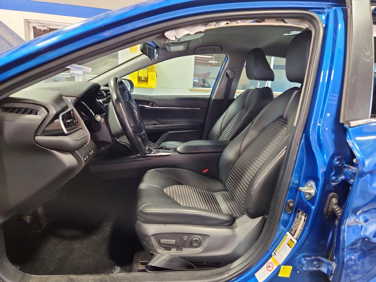 2019 TOYOTA CAMRY SE photo 7