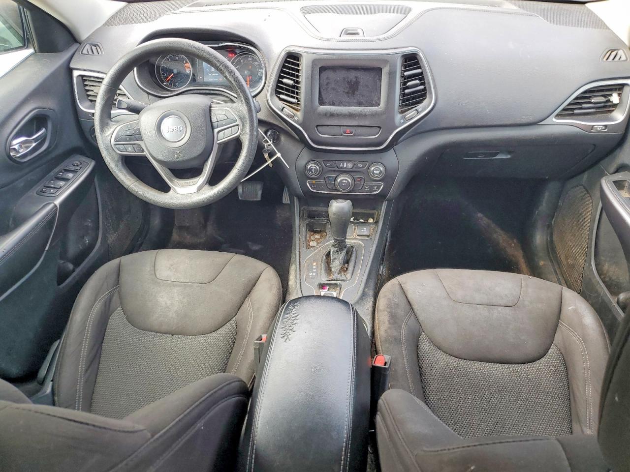 2019 JEEP CHEROKEE LATITUDE photo 8