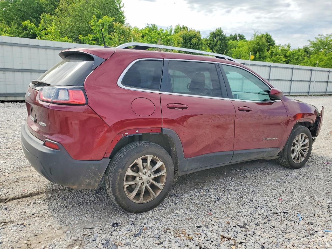 2019 JEEP CHEROKEE LATITUDE photo 3