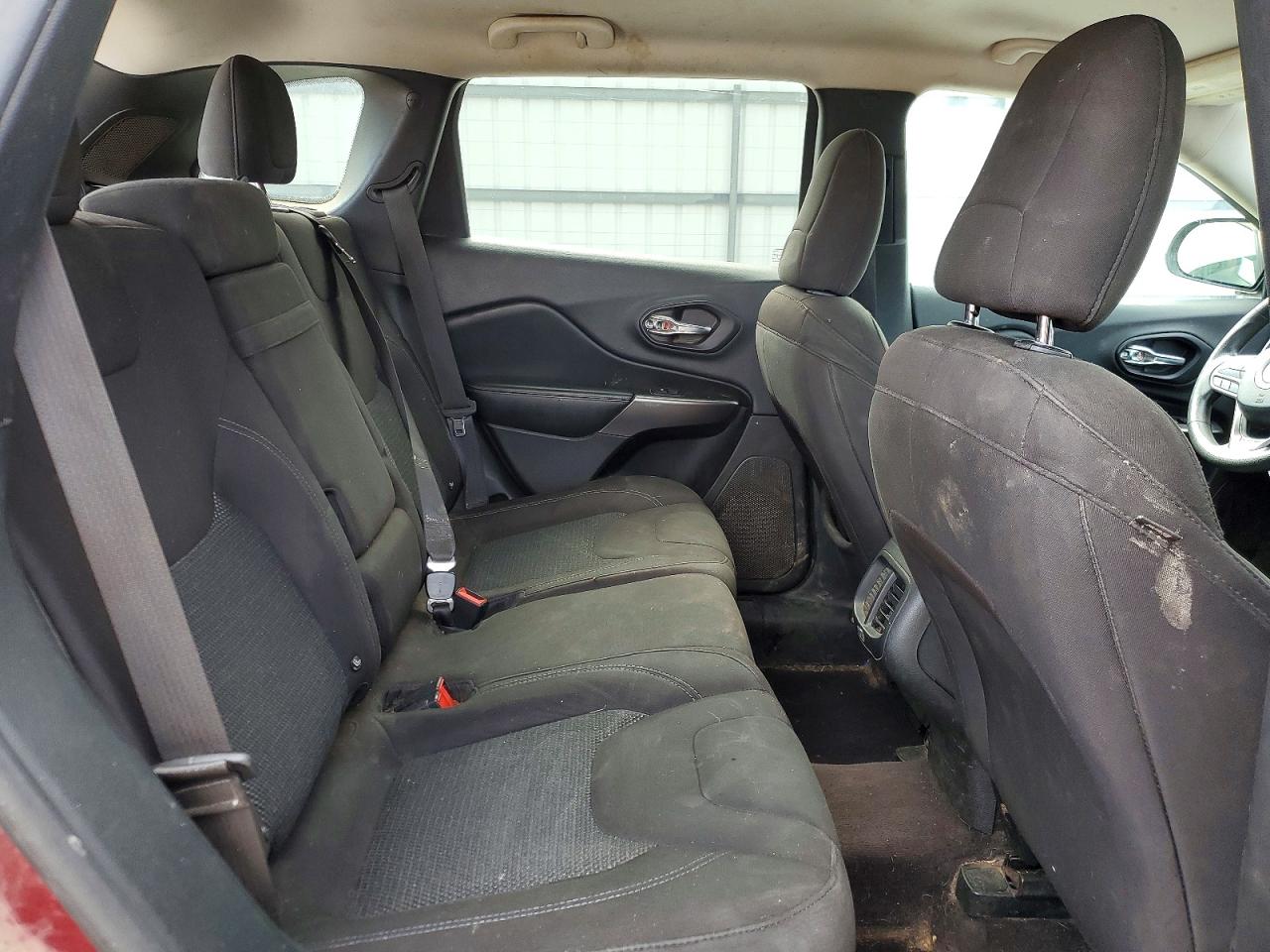 2019 JEEP CHEROKEE LATITUDE photo 11