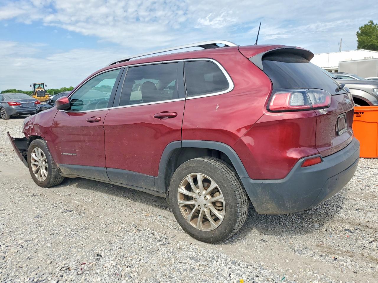 2019 JEEP CHEROKEE LATITUDE photo 2