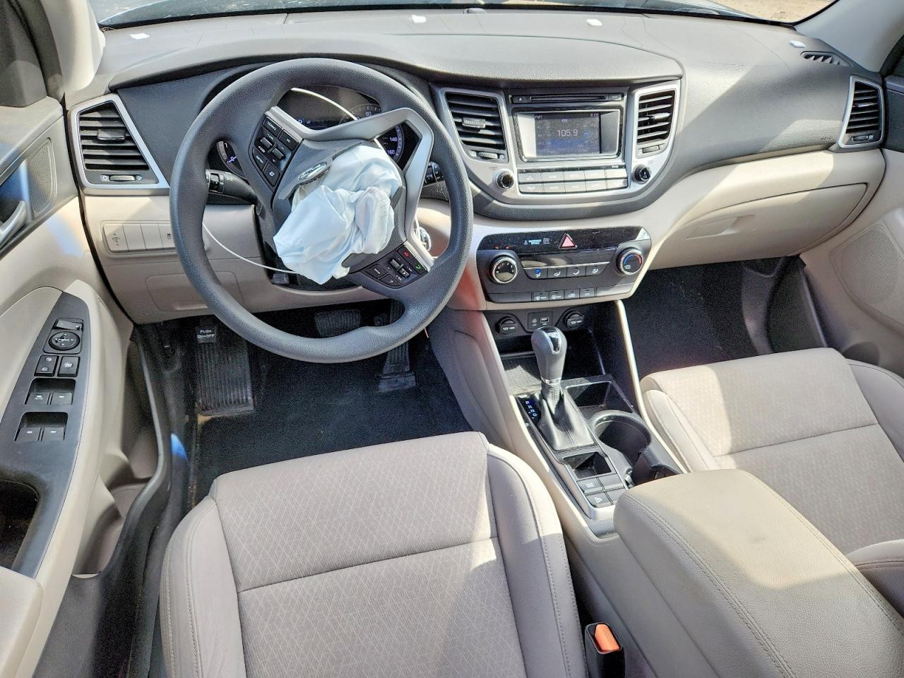 2017 HYUNDAI TUCSON SE photo 15