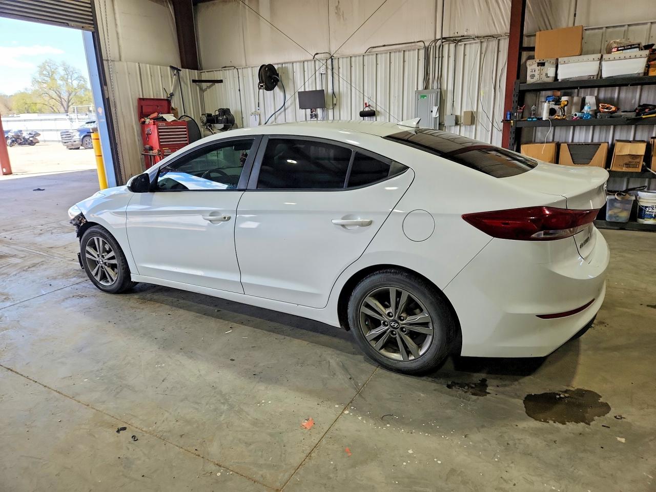 2018 HYUNDAI ELANTRA SEL photo 2