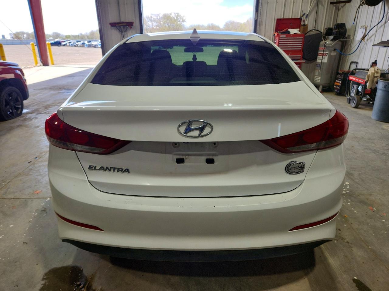 2018 HYUNDAI ELANTRA SEL photo 6