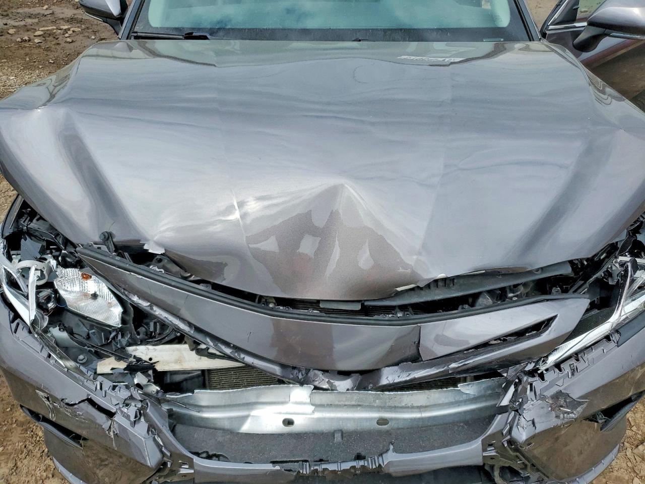 2019 TOYOTA CAMRY SE photo 21