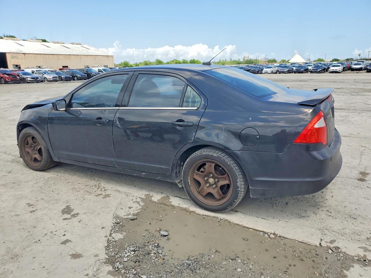 2011 FORD FUSION SE photo 3