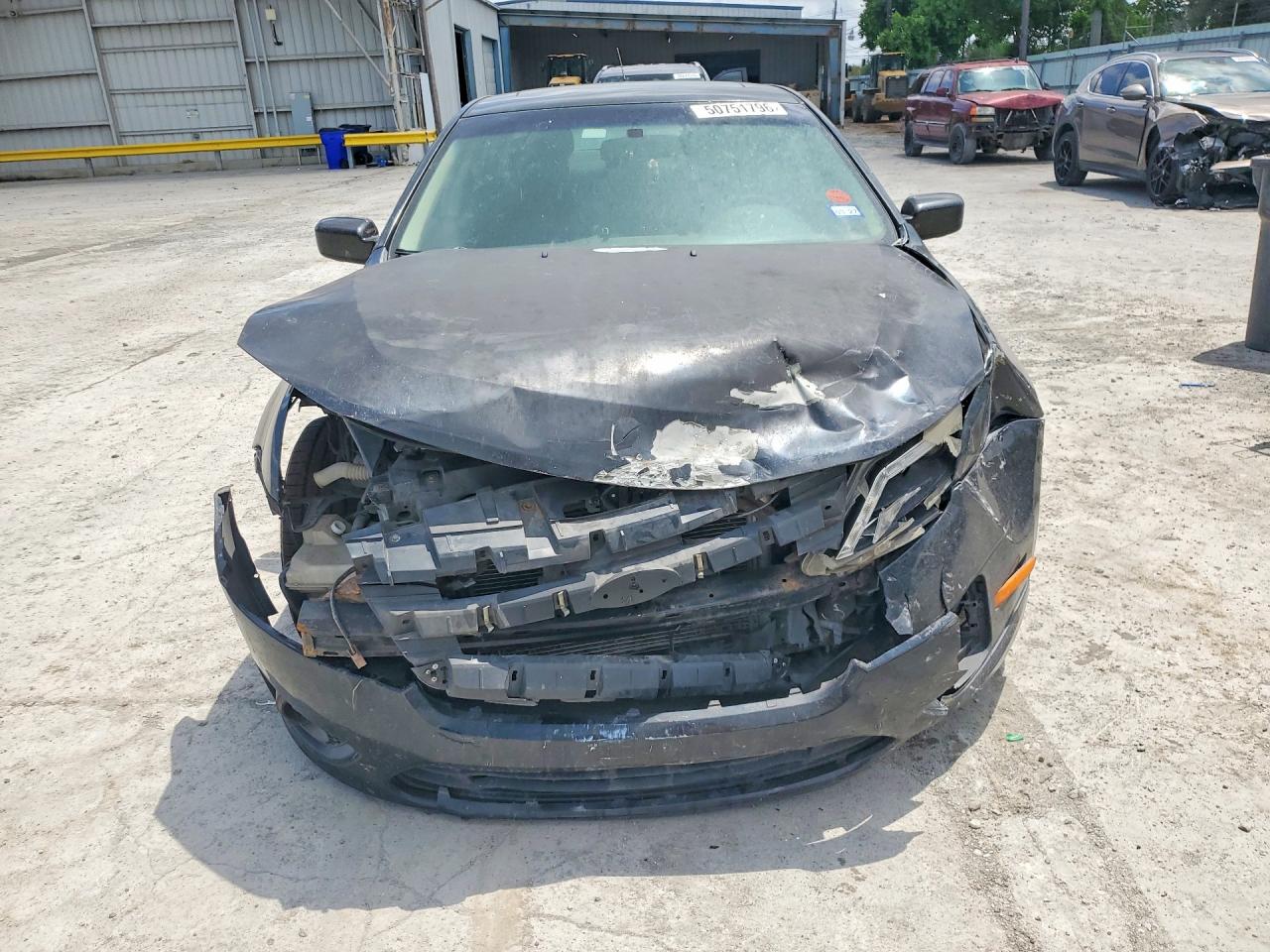 2011 FORD FUSION SE photo 9