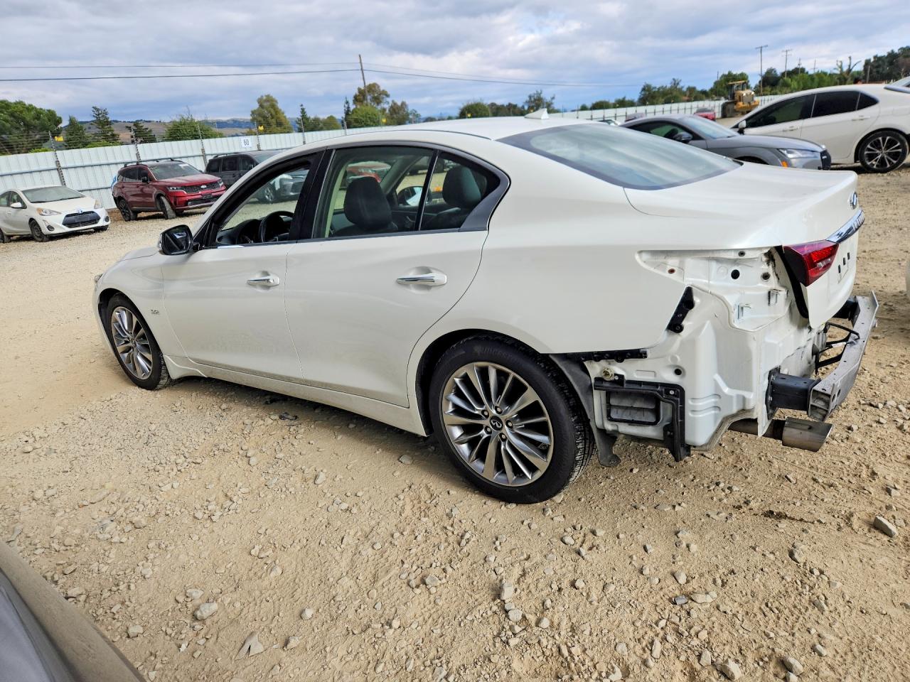 2018 INFINITI Q50 3.0T LUXE photo 2