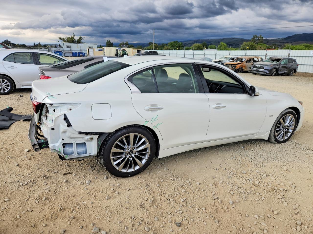 2018 INFINITI Q50 3.0T LUXE photo 3
