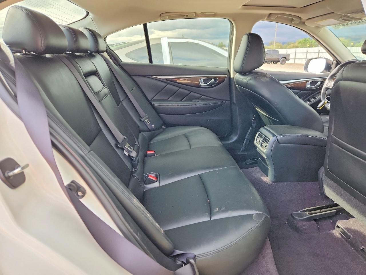 2018 INFINITI Q50 3.0T LUXE photo 10
