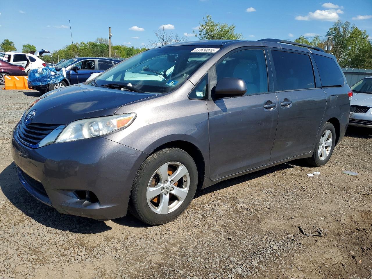 2013 TOYOTA SIENNA