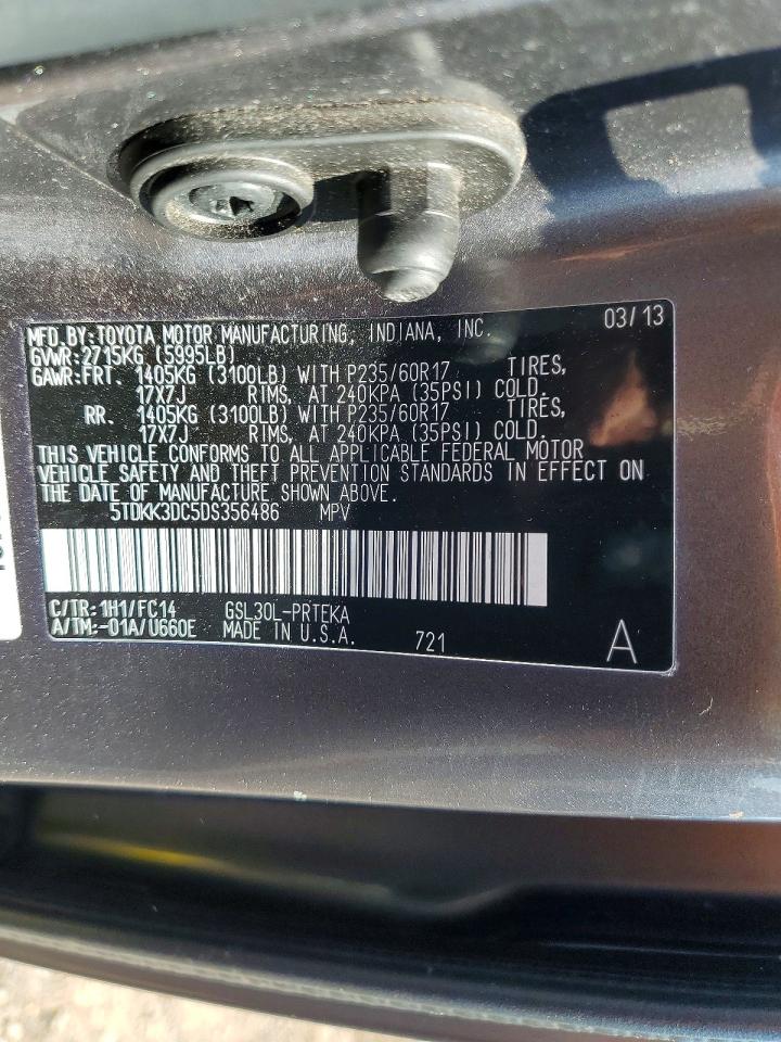 2013 TOYOTA SIENNA LE photo 25