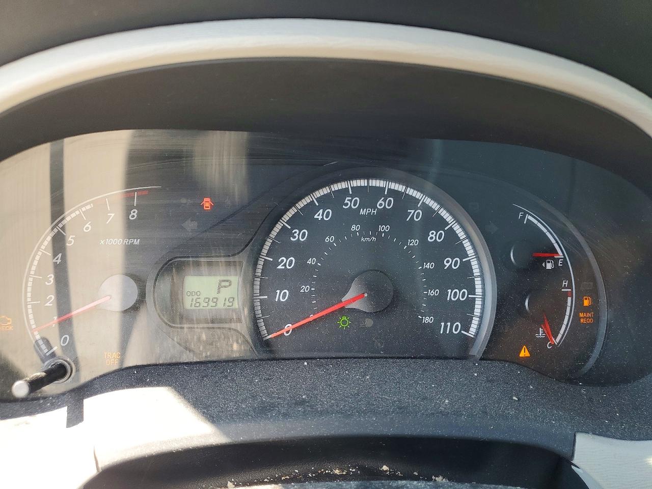 2013 TOYOTA SIENNA LE photo 17
