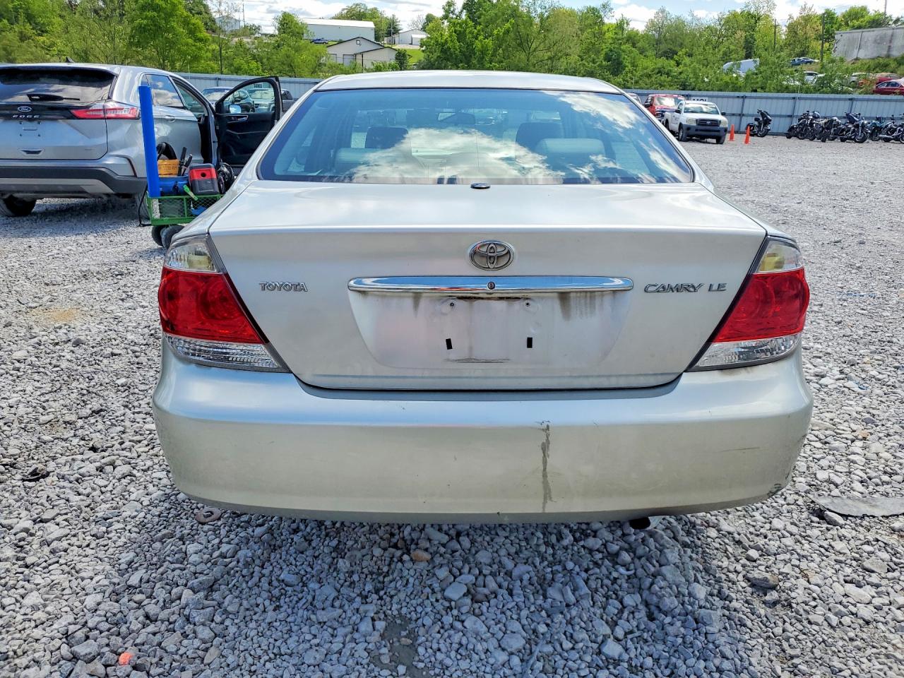 2005 TOYOTA CAMRY LE photo 11