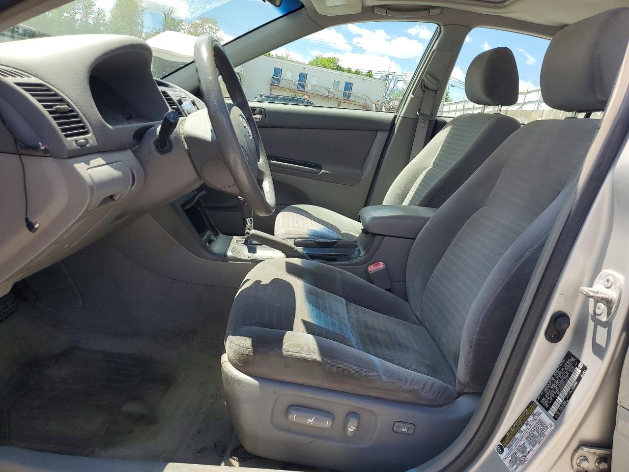 2005 TOYOTA CAMRY LE photo 13