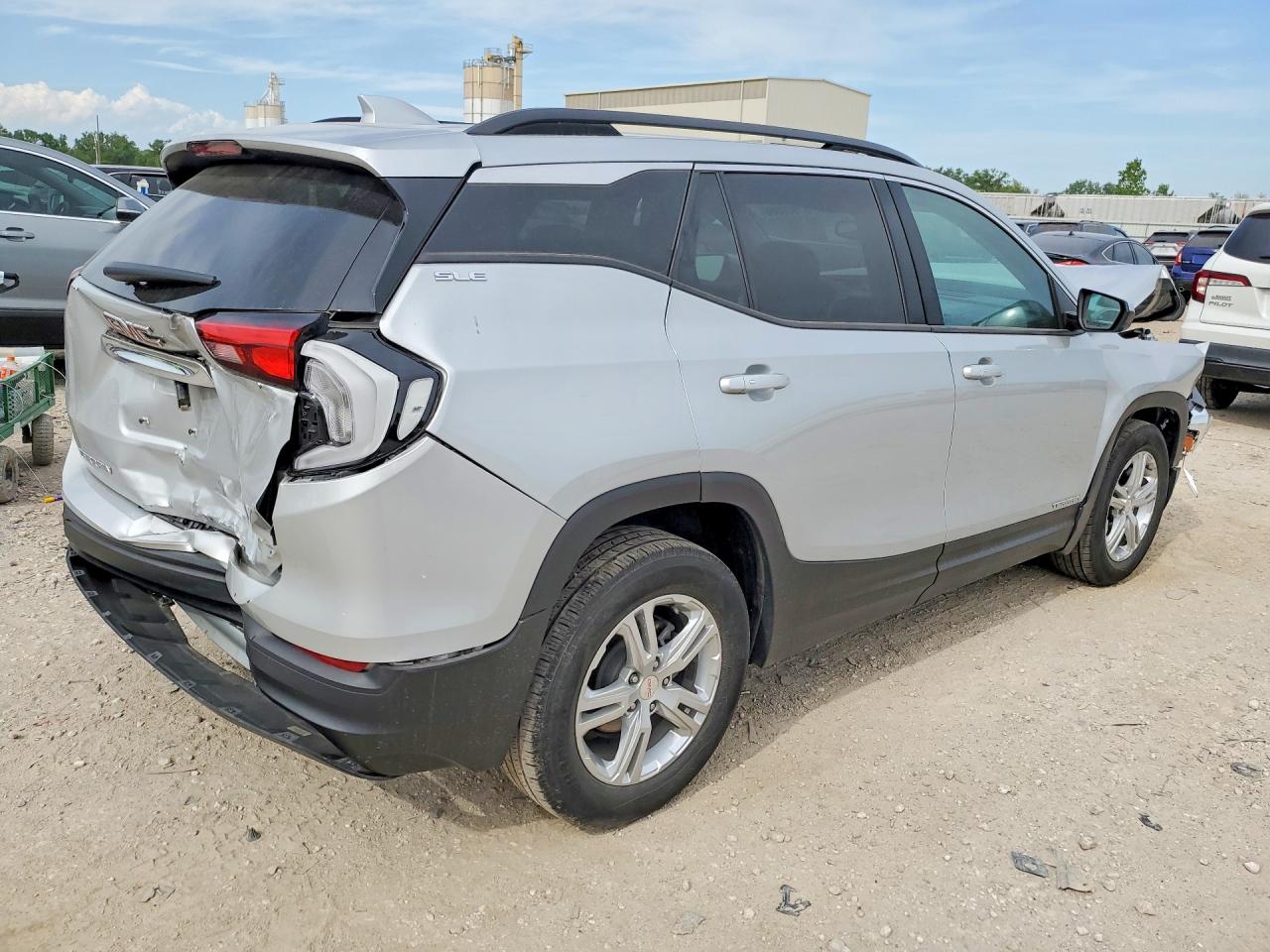 2020 GMC TERRAIN SLE photo 3