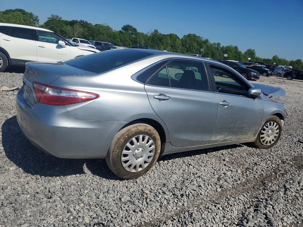 2016 TOYOTA CAMRY LE photo 3