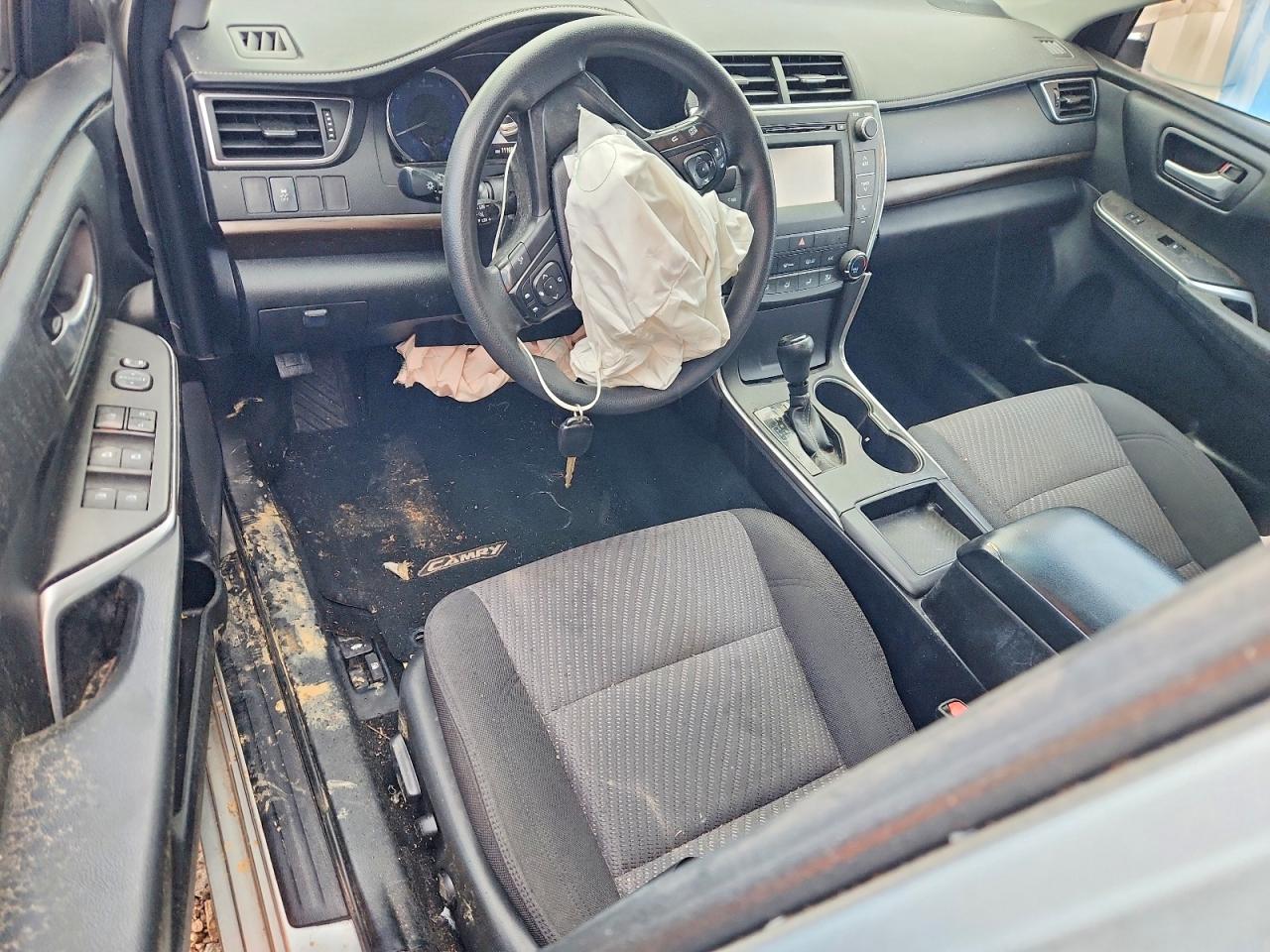 2016 TOYOTA CAMRY LE photo 8