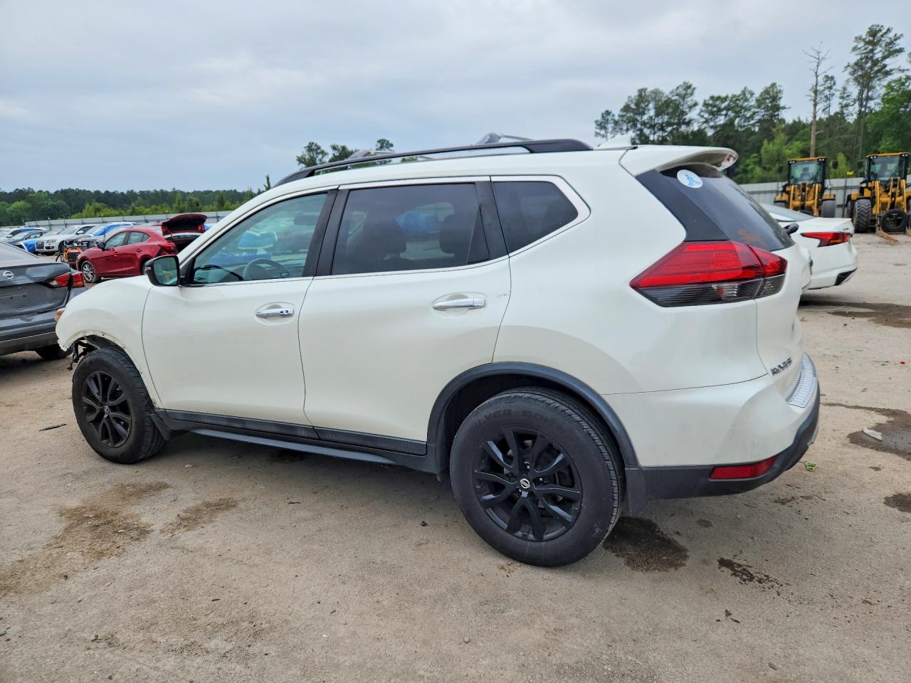 2017 NISSAN ROGUE SV photo 3