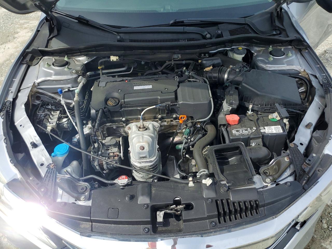 2016 HONDA ACCORD LX photo 11