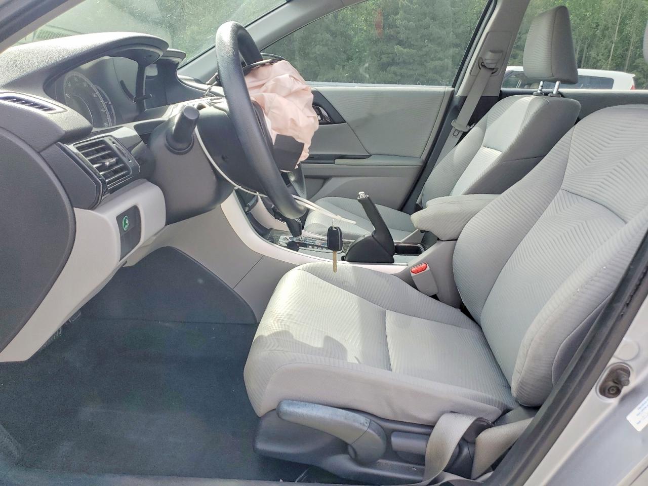 2016 HONDA ACCORD LX photo 7