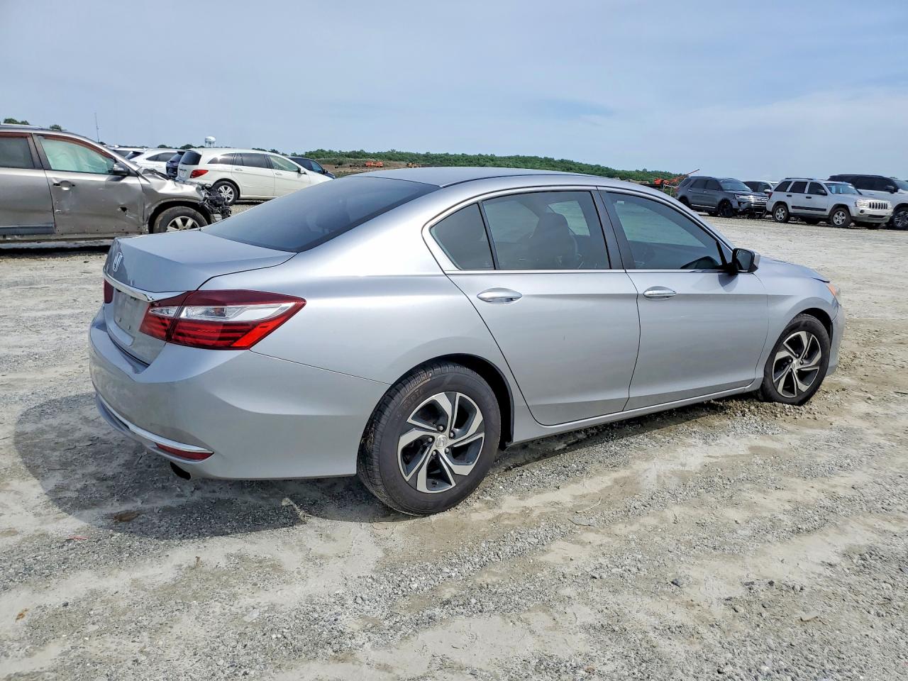 2016 HONDA ACCORD LX photo 3