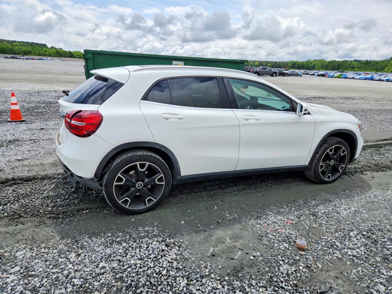 2019 MERCEDES-BENZ GLA 250 4MATIC photo 3