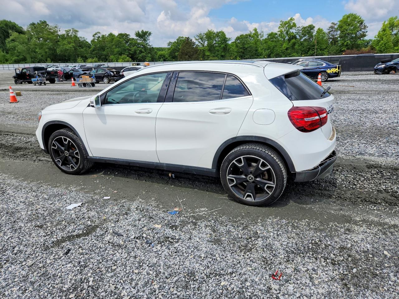 2019 MERCEDES-BENZ GLA 250 4MATIC photo 2