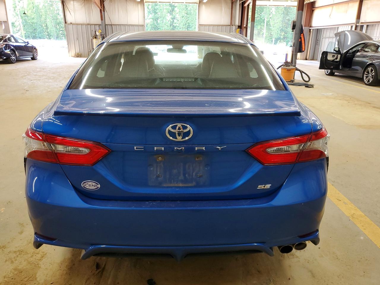 2018 TOYOTA CAMRY SE photo 16