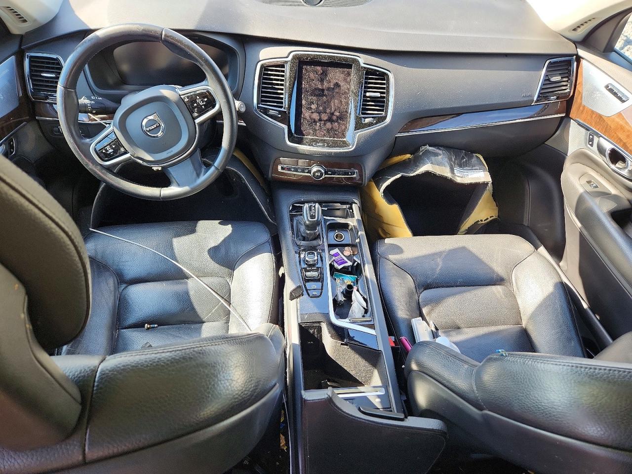 2016 VOLVO XC90 T6 photo 22