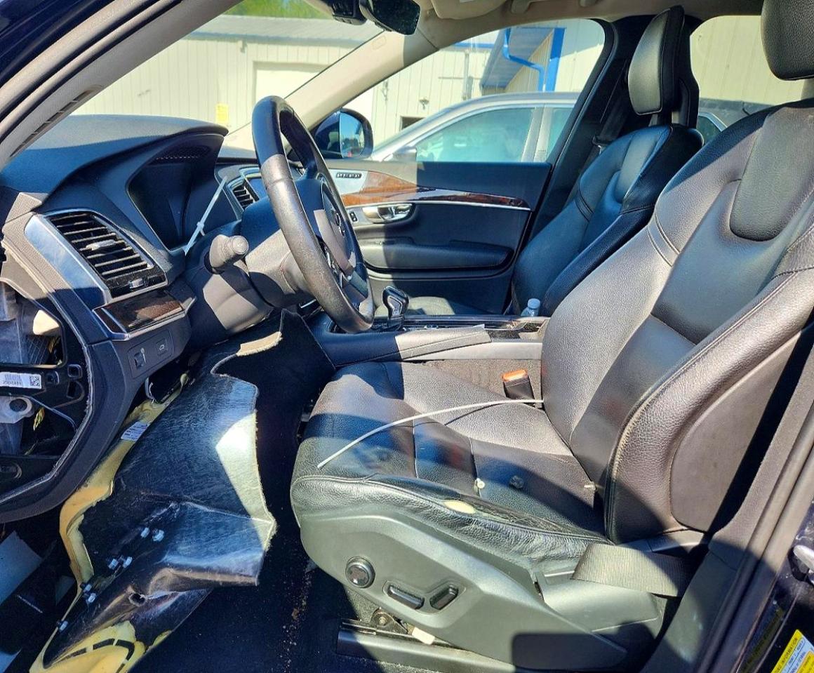 2016 VOLVO XC90 T6 photo 19