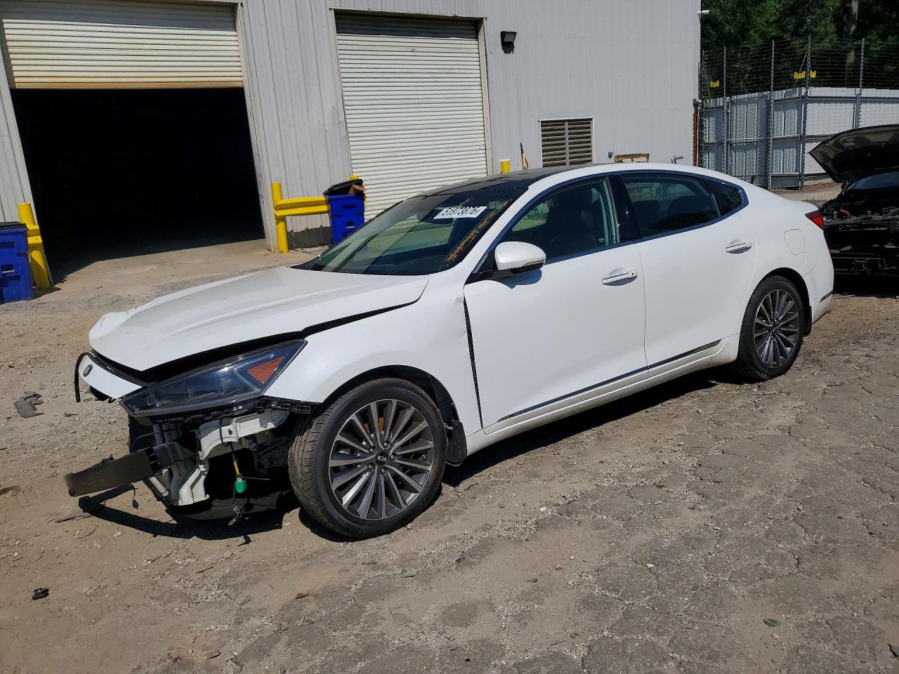 2017 KIA CADENZA